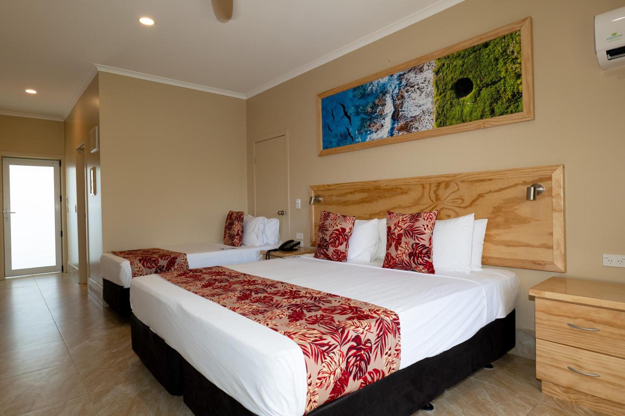 The Edgewater Resort & Spa Раратонга Экстерьер фото