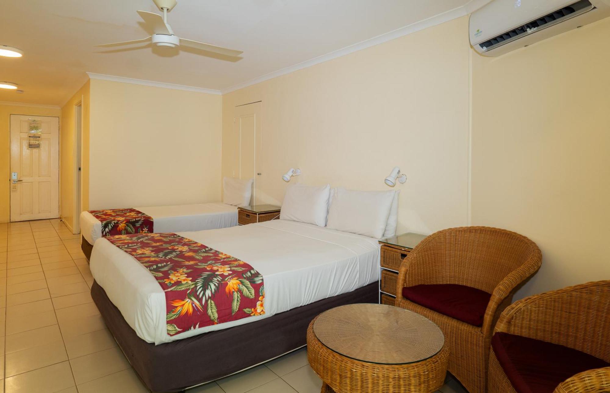 The Edgewater Resort & Spa Раратонга Экстерьер фото